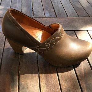 Dansko Riki Clogs